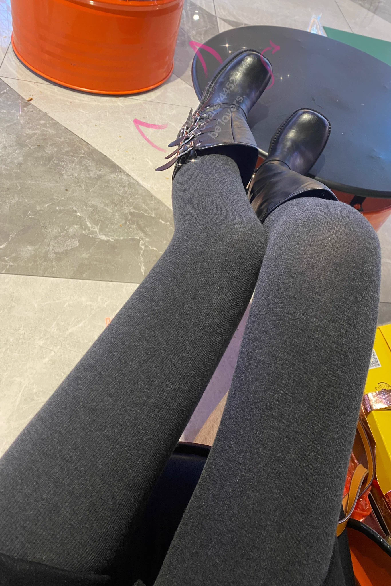 新店已开……🤭个人资料处有下单链接。两件现货，不用等，明天可以发货……1.黑色网眼镂空三角内裤：很重口，排卵期的，慎重下单哦。(10P羞羞照，含痕迹图).2.深灰色螺纹棉连体裤袜：很吸汗，厚皮靴里穿出来的，很上头。(6p日常照). 下单后这里找我要照片。#原味 https://t.co/X2kxFwj5SH