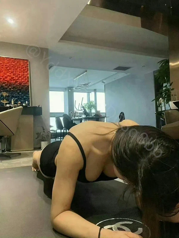 如果不鍛煉 怎能有足夠力氣 在你的大棒子上自己動 喜歡看葉子媽媽的更新嗎？ 喜歡要幫我轉推+愛心唷 如果你們都不意淫我 我要退隱叻QQ https://t.co/aWhCe3SxkN
