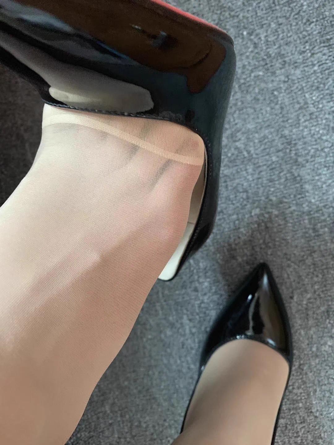 给你竖个中指～ https://t.co/B8NCFoellV