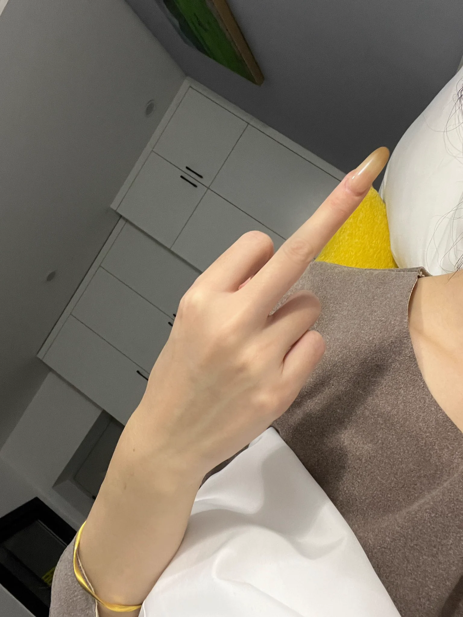 批判身材的男人我诅咒你唧唧明天就变得和我手指一样细 https://t.co/yQOK3NKJM6