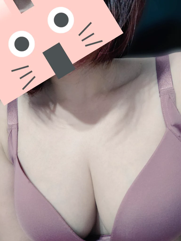 新內衣，請享用🙈🙈🙈#人妻想約會了#單純陪伴就好#吃吃喝喝開心#報名的快舉手 https://t.co/HYLH5zPAr1