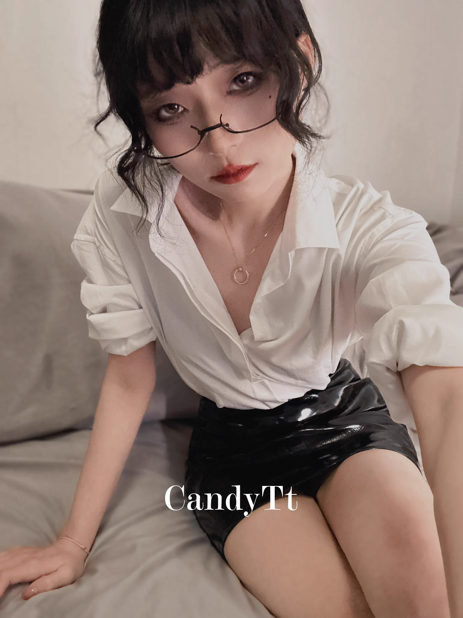 戴上眼镜我是斯文人，摘下眼镜我是社会人 https://t.co/Qelge5fLlg
