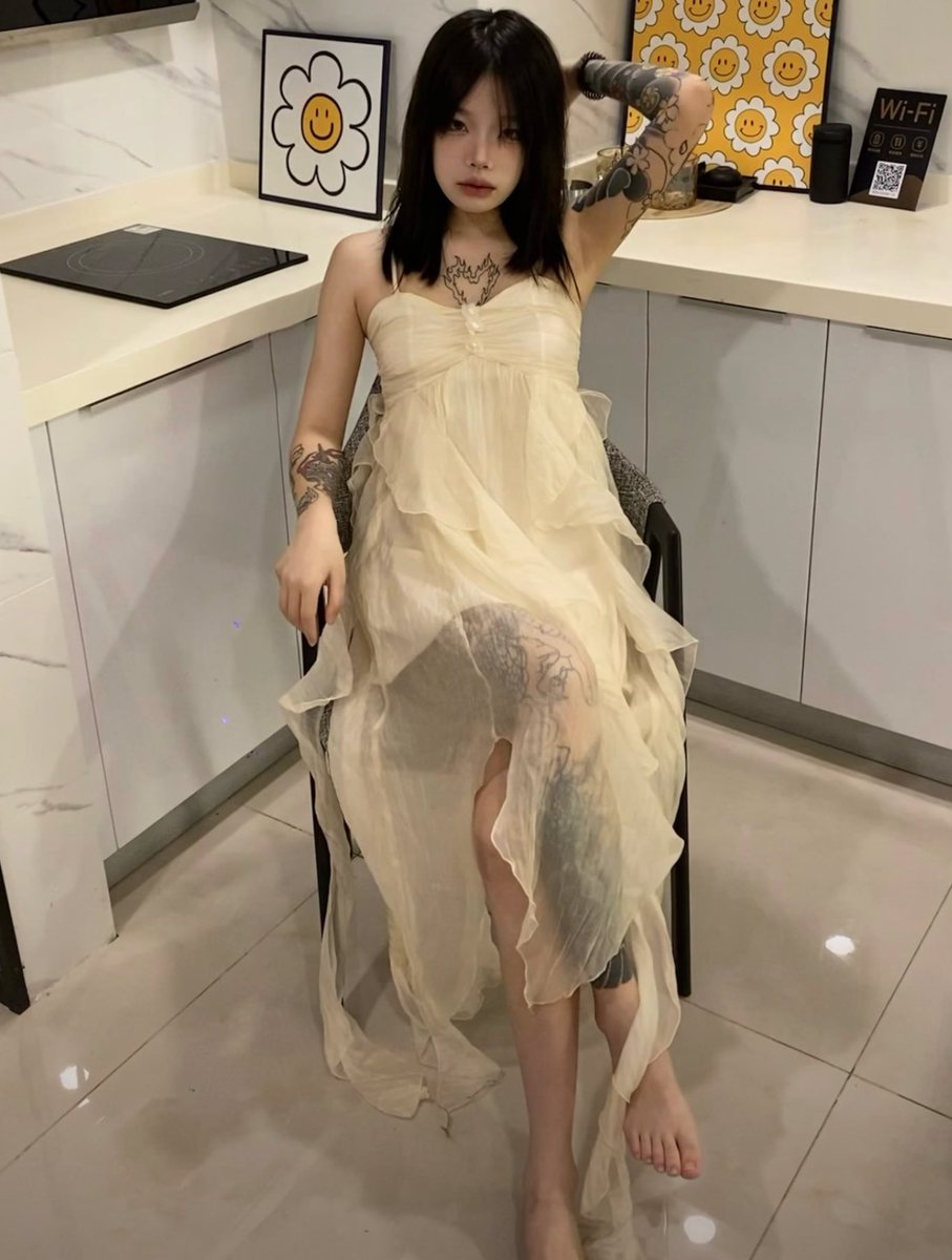 #精神小妹 #无脑上供  #冤种  #舔狗  #洗脑 #奴下奴 #白给 #红框挑战 #男M任务 https://t.co/GesQDszU0Z