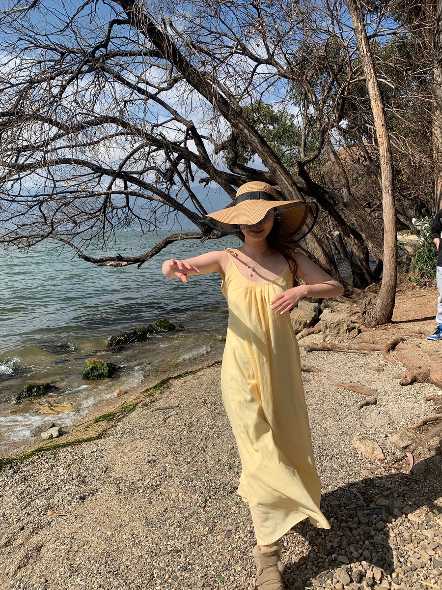 回重庆啦
终于可以开始自慰了😭 https://t.co/8m1RfK2v7d