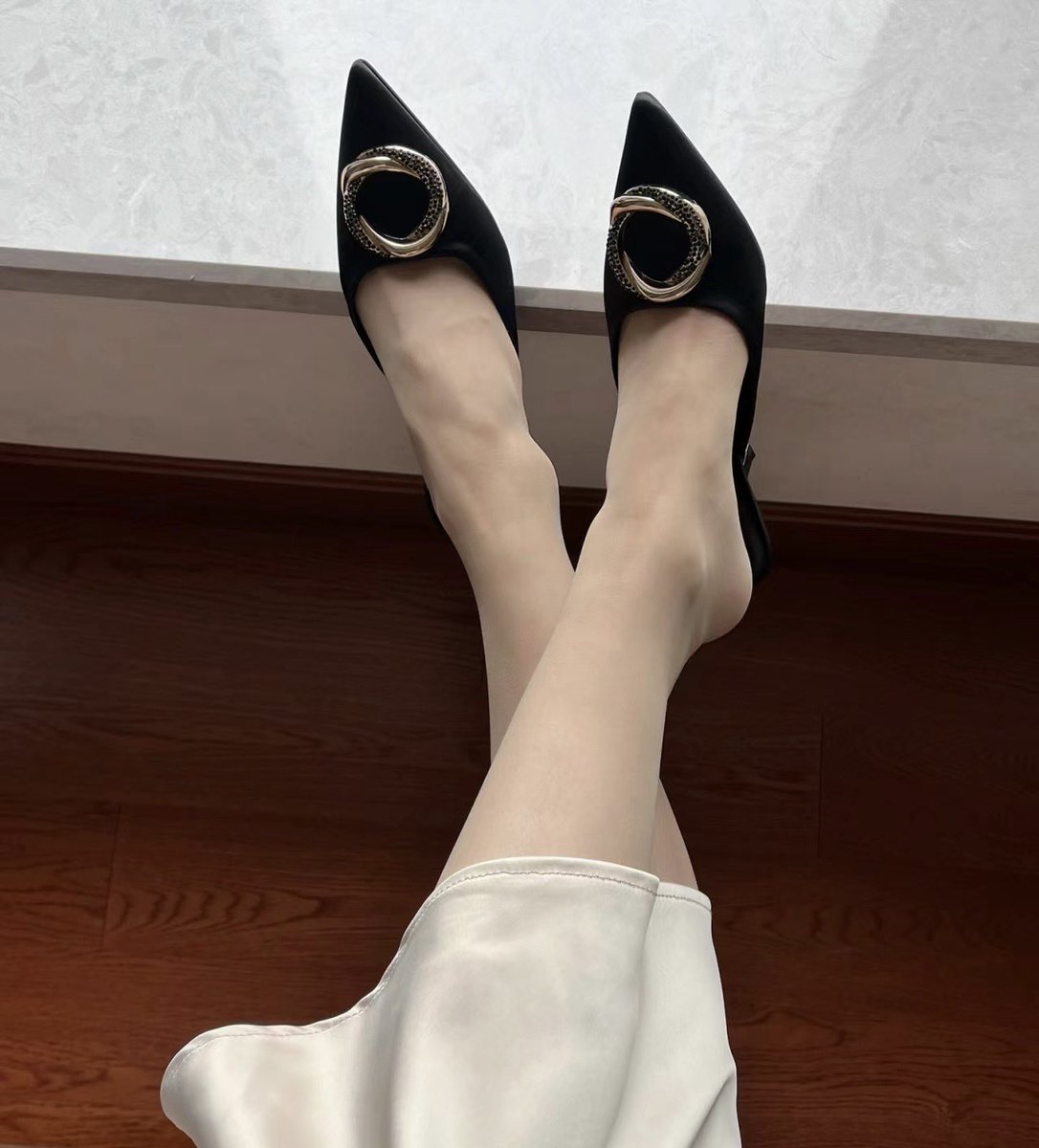 今天一口气出了三双闲置，鞋柜腾出了一点空间。 https://t.co/TMAyctPOH8