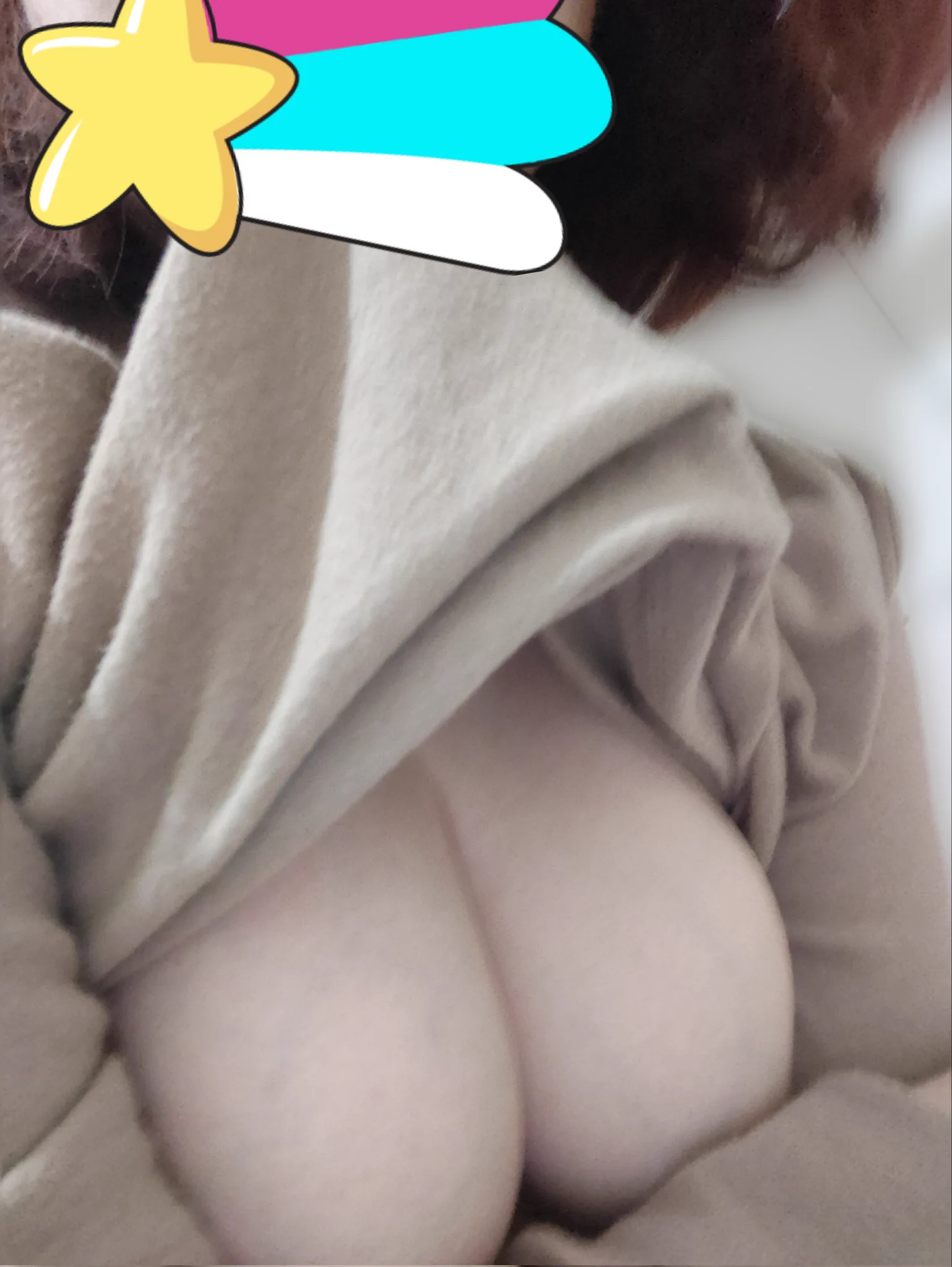 意外的朦朧美🙈🙈#其實是手滑拍模糊#忽然好想收到花花#都是連續劇害的啦#女人還是喜歡浪漫 https://t.co/e9WXVovmlp