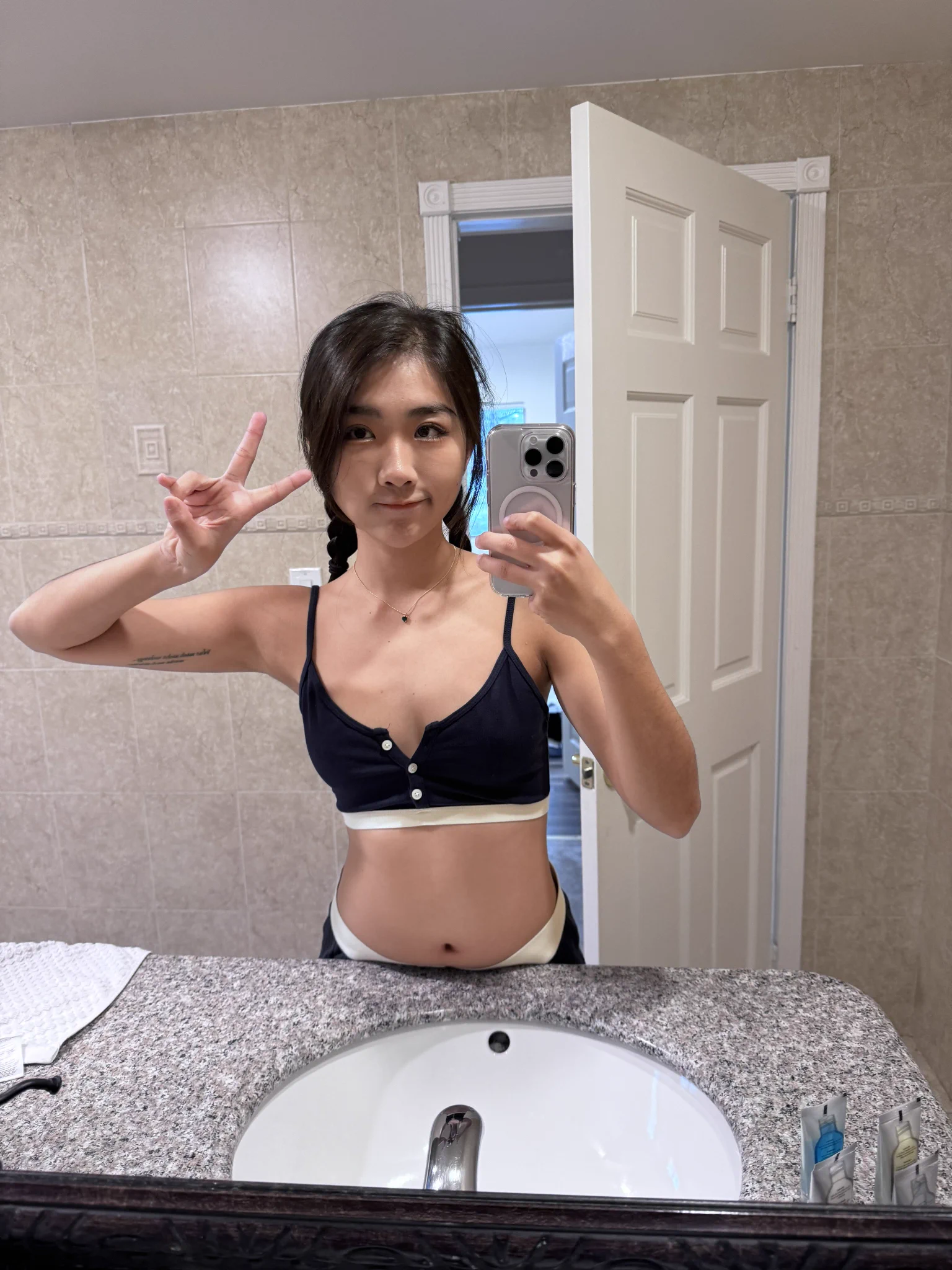 讓我看看你對著鏡子裡的嘿尼打手槍🍾💦Show me how you jerk on me 🫧🍌 https://t.co/uIQuvYAtCI