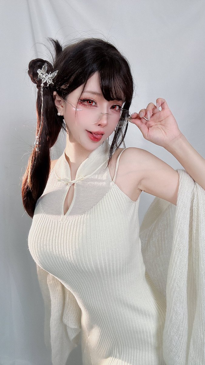 あけおめ〜〜！🎆 https://t.co/zHGZ2NTJ7U