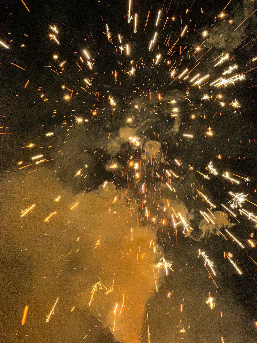 今天也是我的生日（这张也很美丽 https://t.co/0EtjW2a471