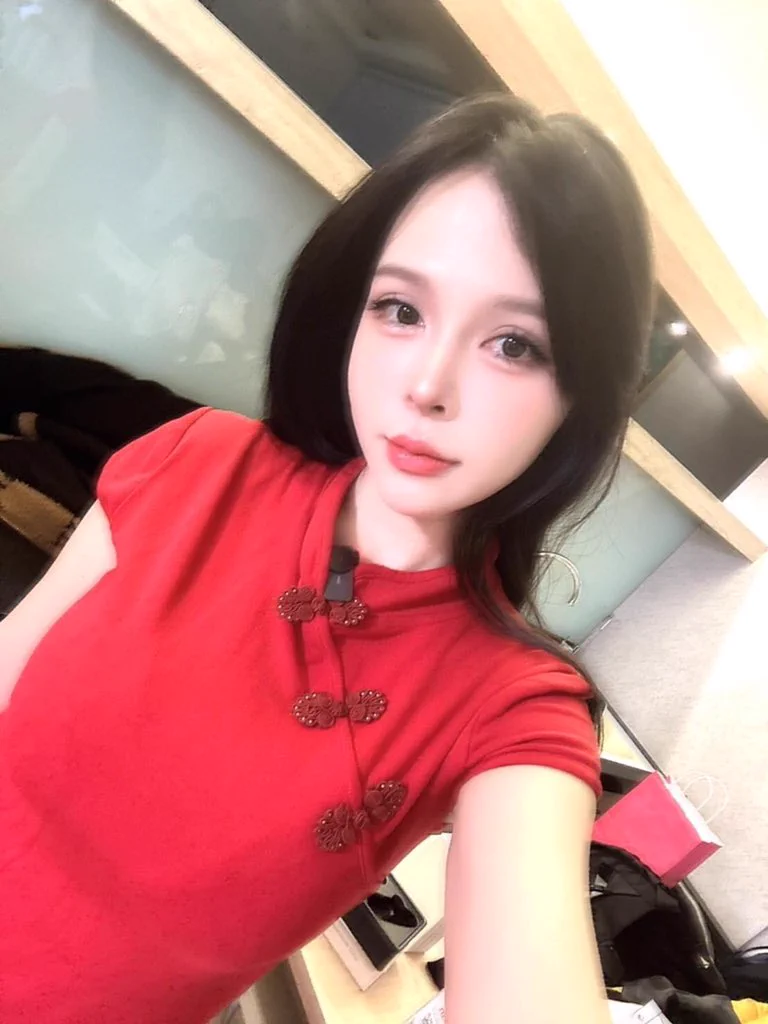 準備好你們的紅包 我要去拜年了🧧 https://t.co/9heaowfpUT