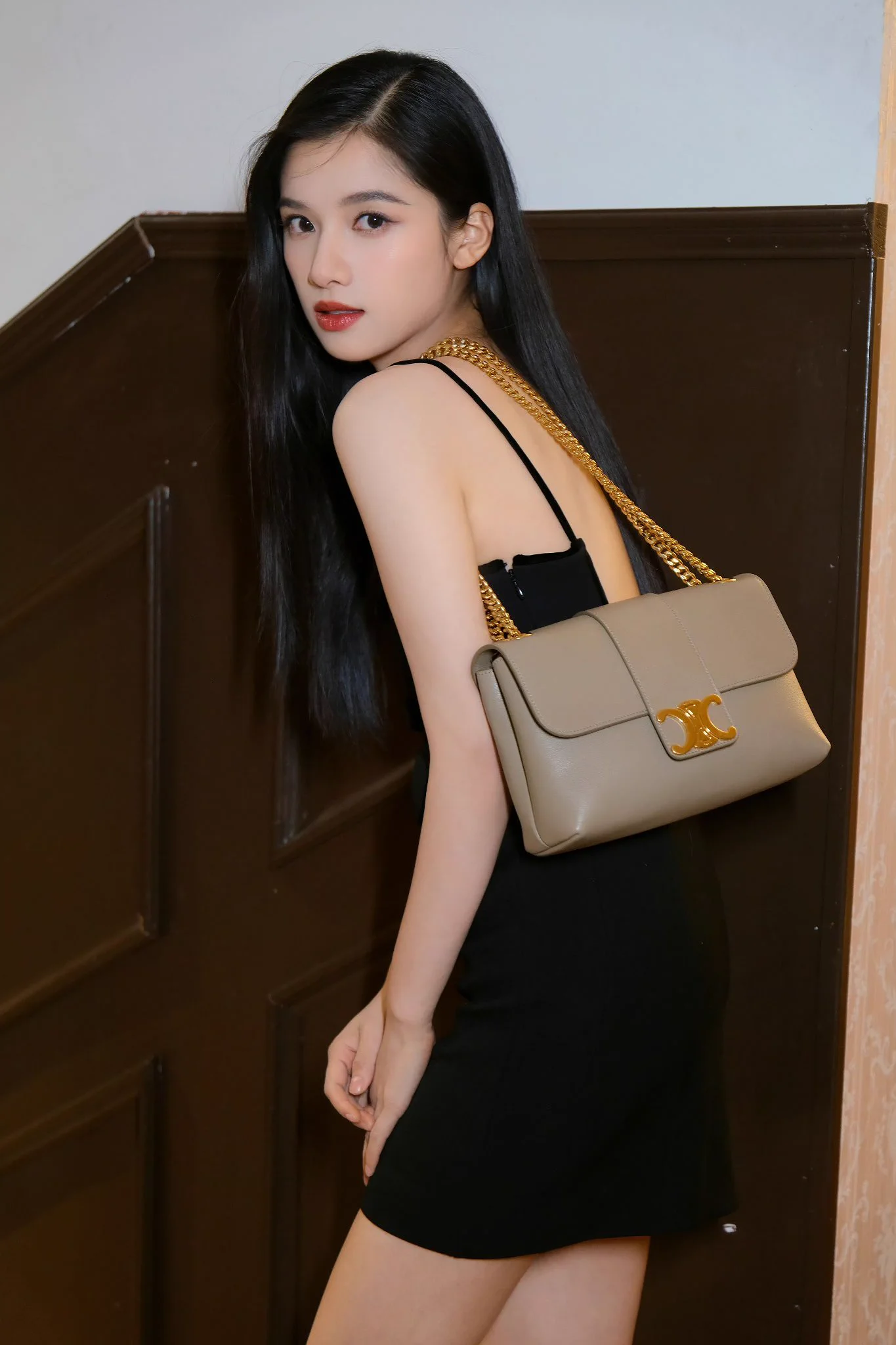 我想要婧仪脚上的这双白袜 https://t.co/EBc1Zaizjs