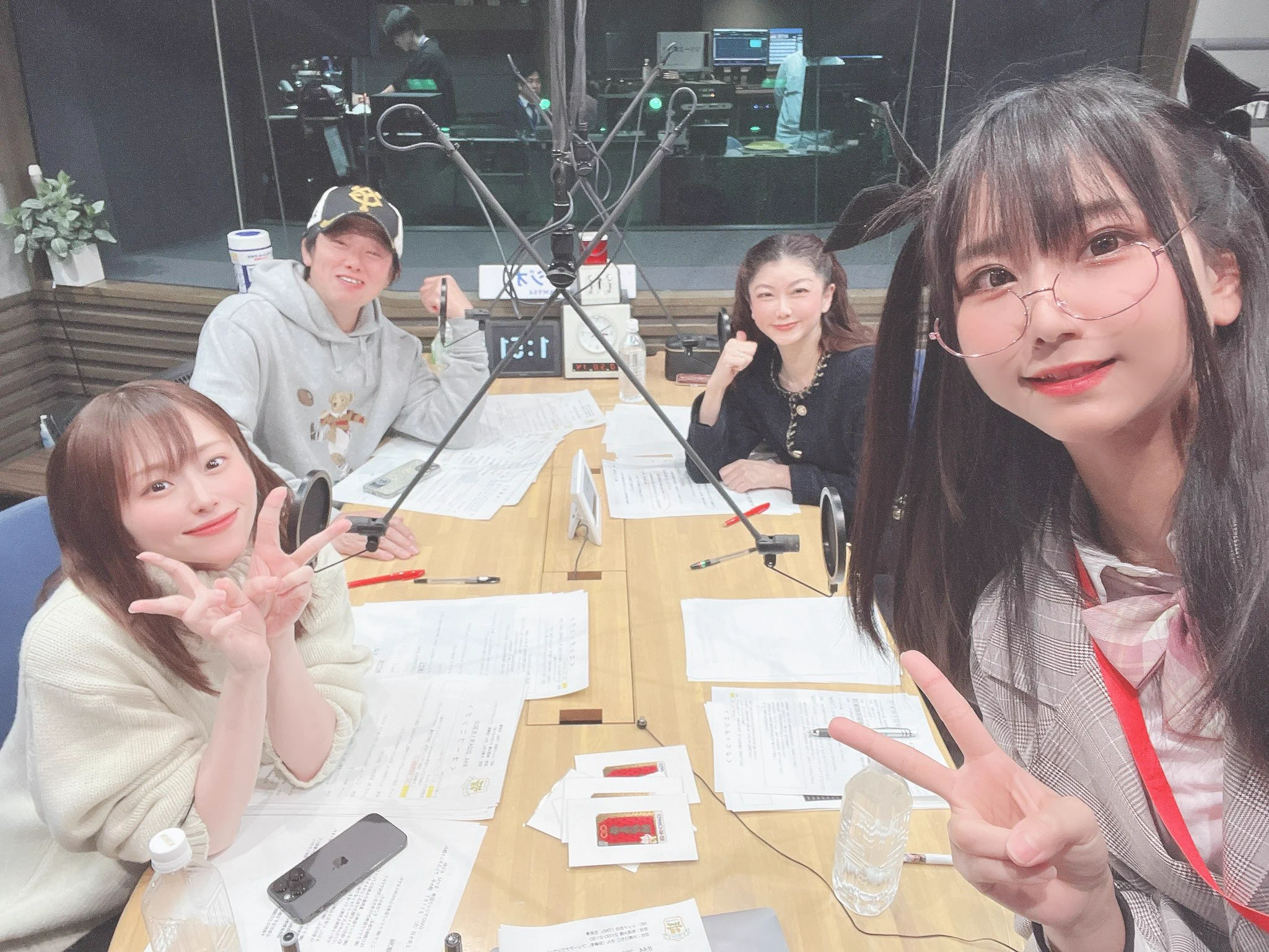 トレードアイランド学園ありがとうございました☺️！かけがえのないお時間すぎた😭✨みなさまの金運爆上がりを願って書いた、ヮィのサイン入QUOカードぜひ応募してくださいね✨#トレアイ学園 https://t.co/8je72AKRwg https://t.co/IM1JLxan0S