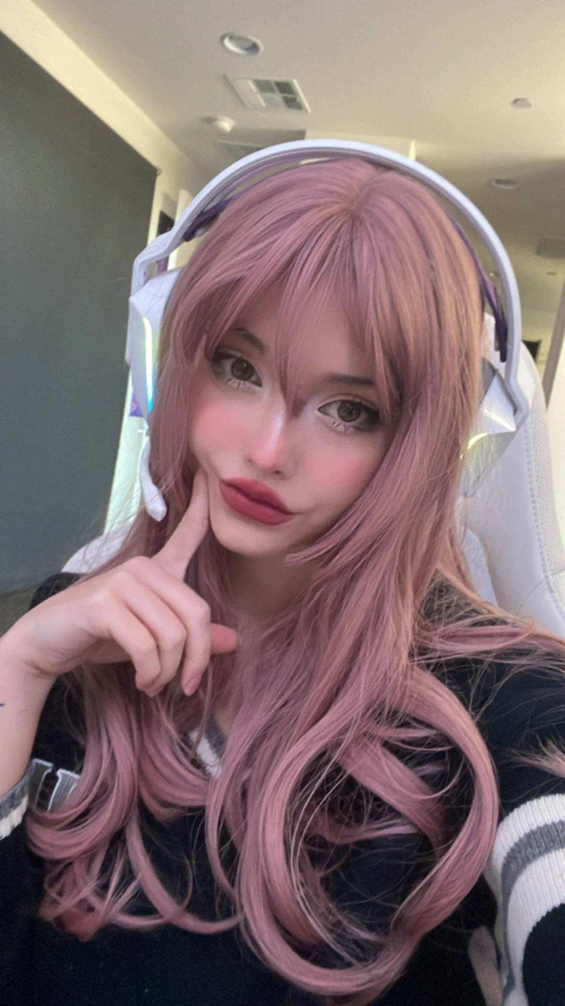 Streaming on Twitch! With @JuliaaBurch https://t.co/ZXZjPZNoB7 https://t.co/zlHS4neQHM