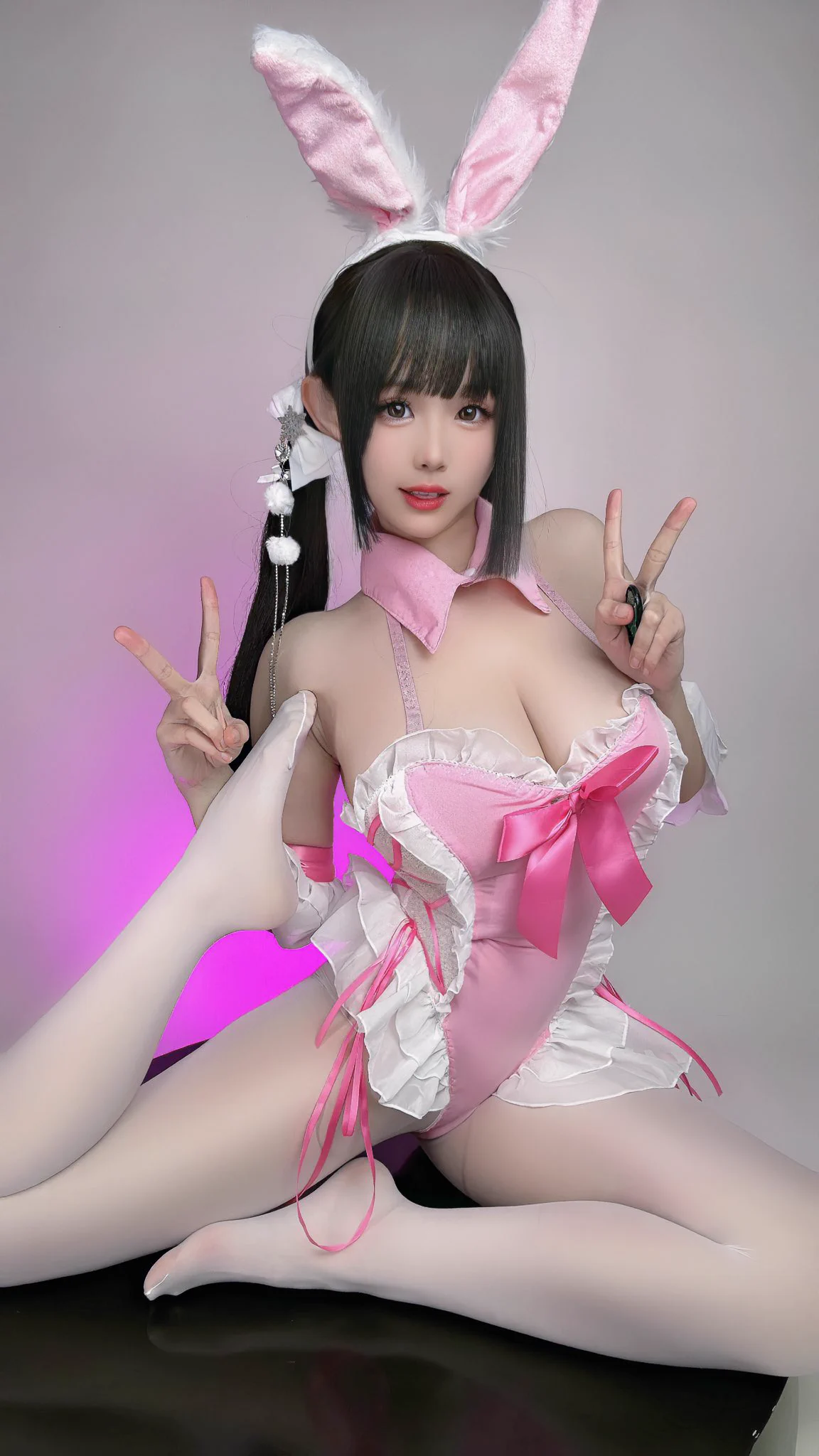 👅柔軟性max🎀#cosplay #bunnygirl https://t.co/lrDPv6MaNC