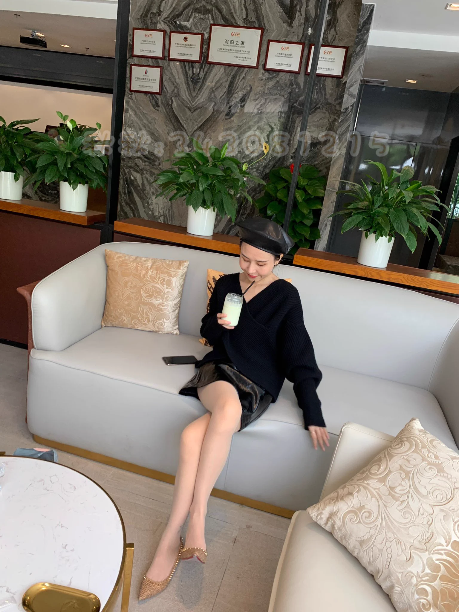 来闻闻看姐姐的袜子酸度合不合你胃口#丝袜 #美腿 #原味 #肉丝 https://t.co/V44Y3MmdoT