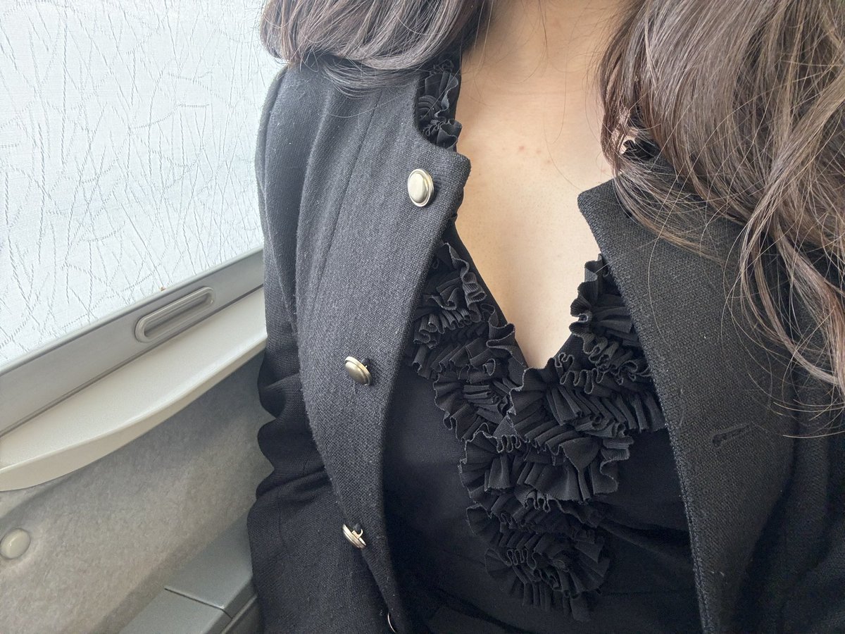 在回程的高鐵上啦～
今天沒穿內衣胸部看起來平平🫠🫠

感謝付費抱抱睡好朋朋不嫌棄
還帶我去喝牛肉湯（˶‾᷄ ⁻̫ ‾᷅˵）
這次下來收穫一個台南新朋朋太賺啦 https://t.co/MwSkhwodBq