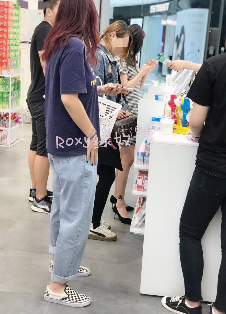 【Roxy街拍】看私信说大家都喜欢看我的小黑桃♠️？那就满足你们咯～被人看到真的是很羞耻哦～不知道有没有碰到我的小哥哥……把我拽到角落里欺负我呢？
【更多内容请申请关注私推哦👄】 https://t.co/2RBN2M1D22