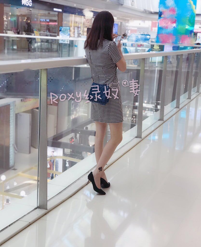 【Roxy街拍】看私信说大家都喜欢看我的小黑桃♠️？那就满足你们咯～被人看到真的是很羞耻哦～不知道有没有碰到我的小哥哥……把我拽到角落里欺负我呢？
【更多内容请申请关注私推哦👄】 https://t.co/2RBN2M1D22