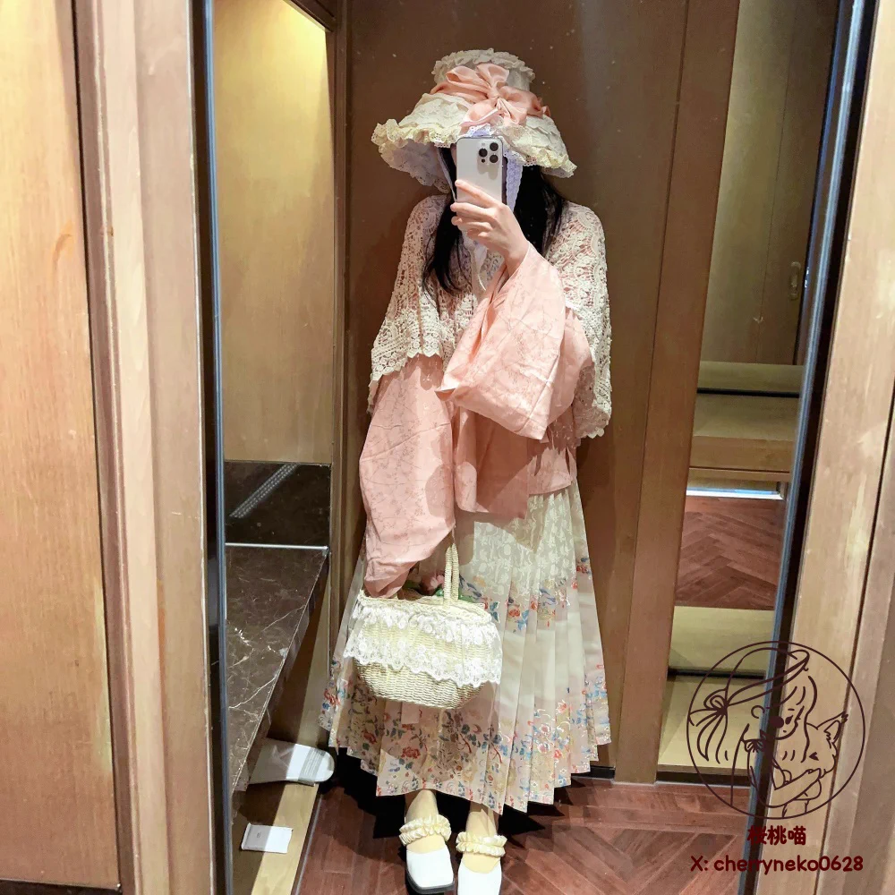 甜甜的 尝一口 https://t.co/GUvGpoMWNB