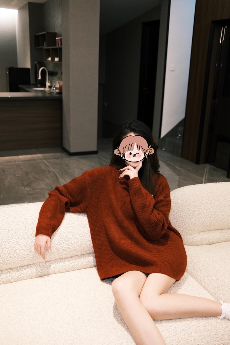 新年快乐家人们！她过年回老家和同学出去吃饭聚会，晚上回来的时候丁字裤的裤衩断了，我问她怎么回事她也没说，就说喝多了不知道怎么回事！（我是在卫生间垃圾桶里看到她脱下来的裤衩） https://t.co/LjmXtAEht0