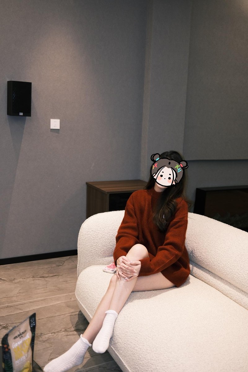 新年快乐家人们！她过年回老家和同学出去吃饭聚会，晚上回来的时候丁字裤的裤衩断了，我问她怎么回事她也没说，就说喝多了不知道怎么回事！（我是在卫生间垃圾桶里看到她脱下来的裤衩） https://t.co/LjmXtAEht0