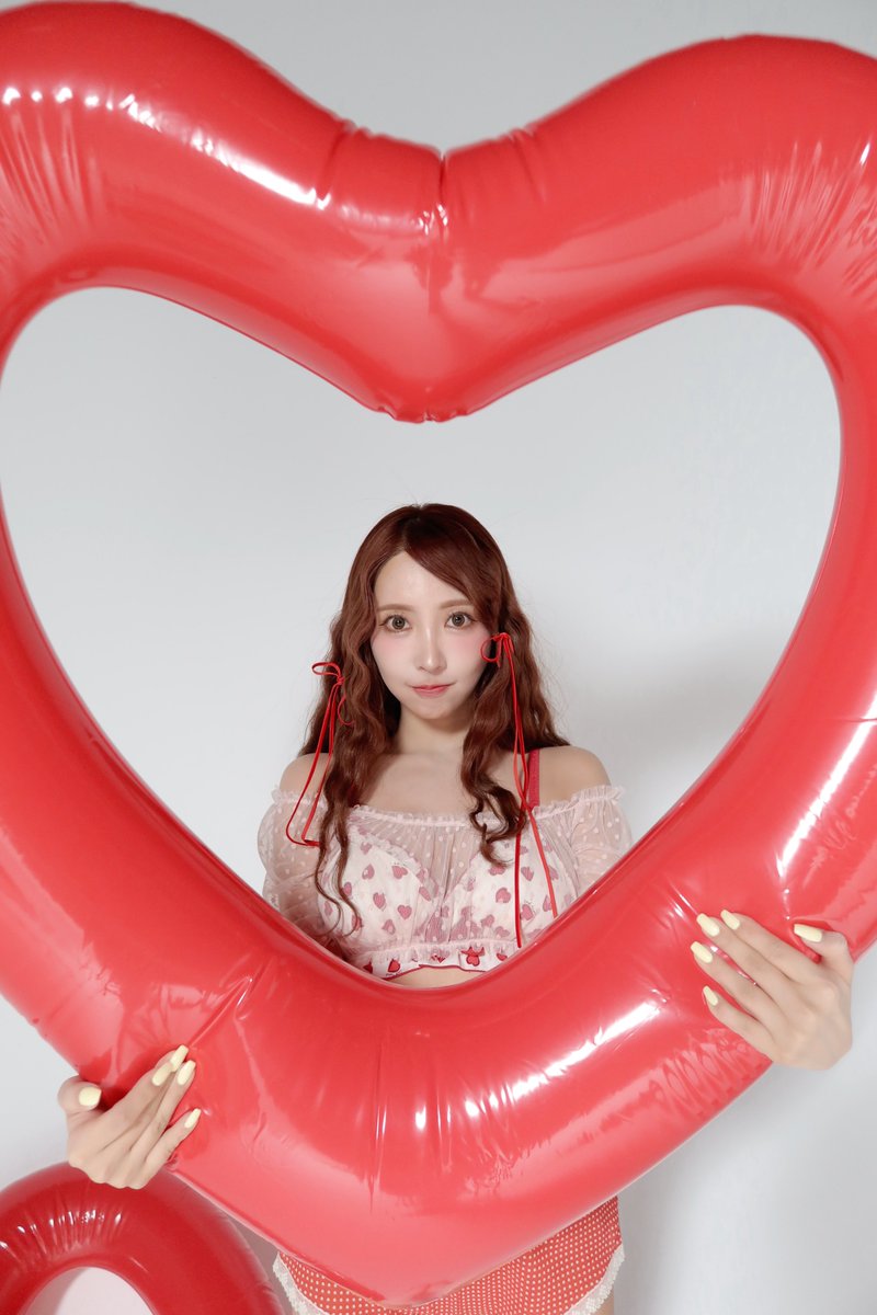 Happy Valentine🍫❤️ https://t.co/MbHW5YsfbV