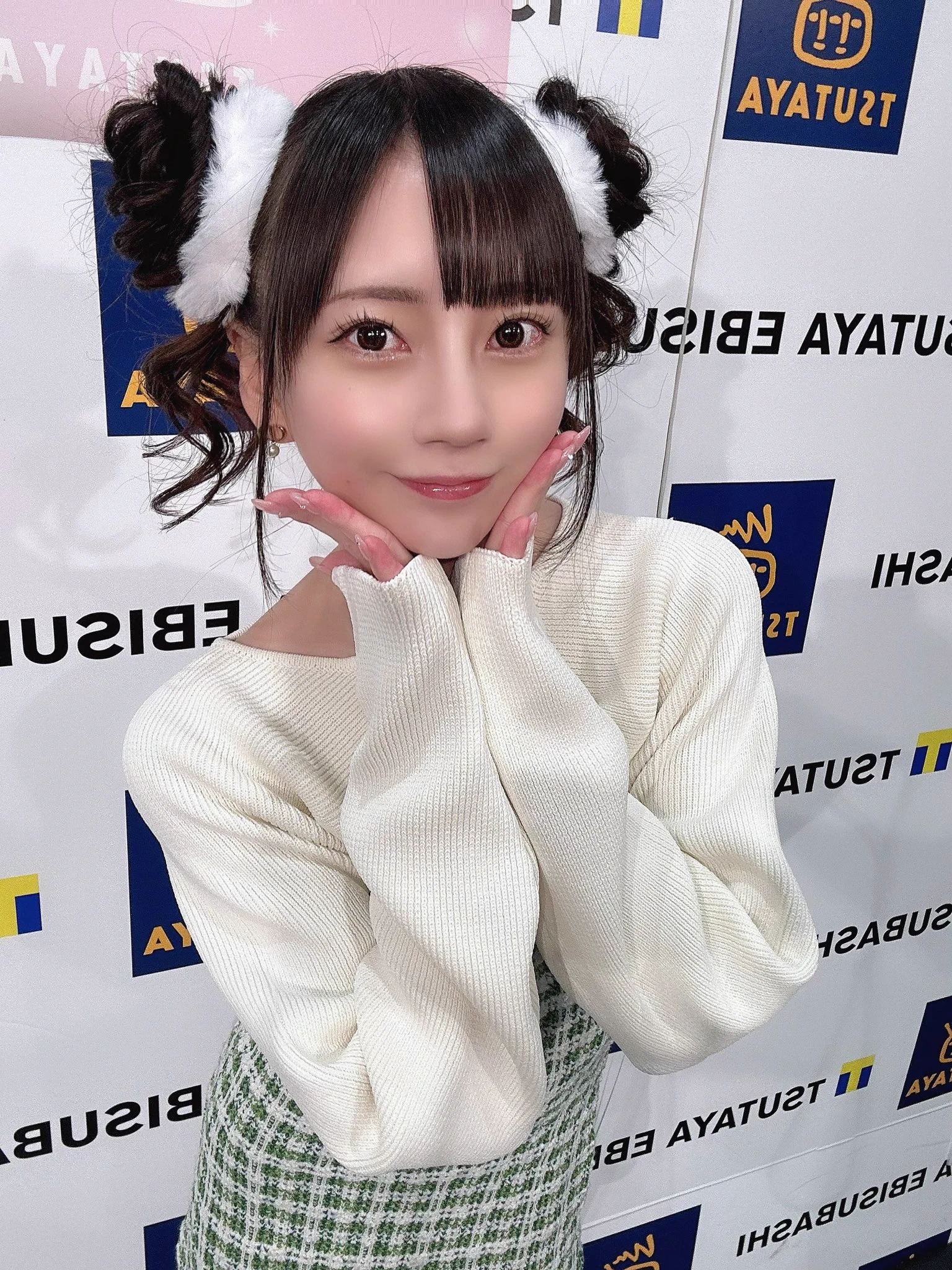 ふわふわくらげちゃんヘア🪼🤍 https://t.co/vTdCeRWp2h