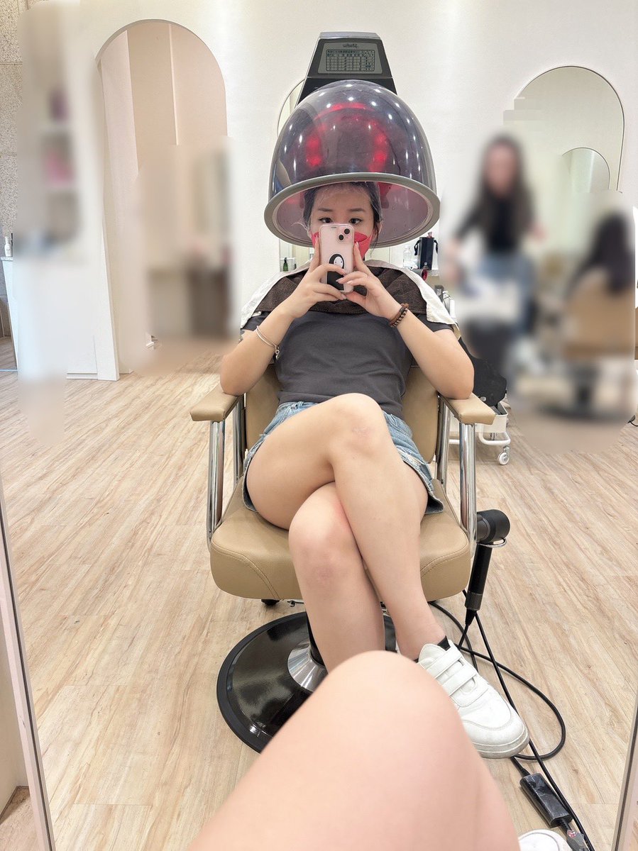 今晚 要來點我ㄇ😻 https://t.co/8IoXj4W5yv