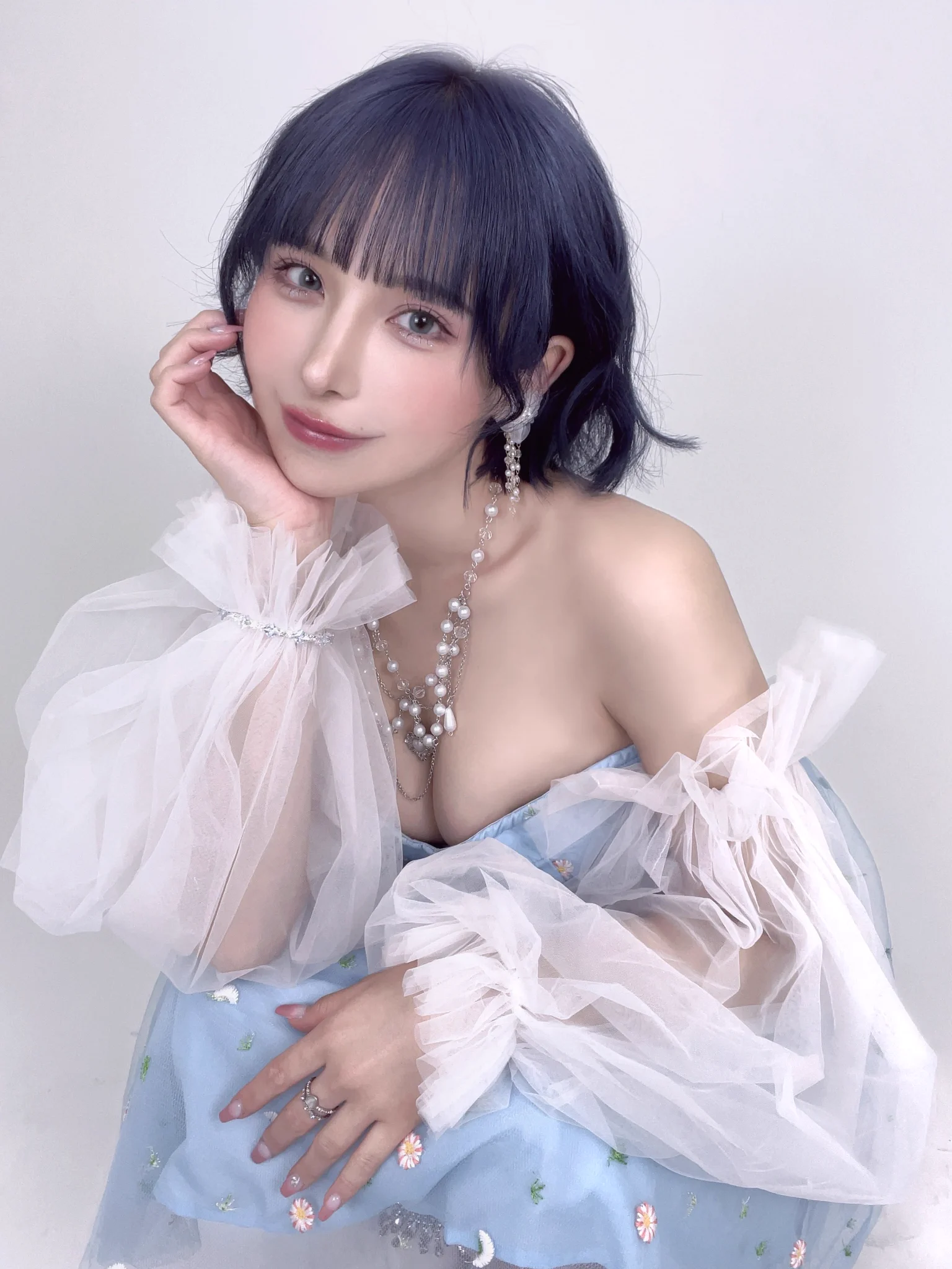 【 HaL.生誕祭LIVEチケット販売開始❕】3/17(日)渋谷で18:30~スタート🎂♡当日はなんと大好きな方々にも出演していただきます!! そして生誕写真集や、生誕グッズもあります✊🏻ぜひぜひ遊びに来てね💙当日の注意事項などをよく読んでいただきチケットをご購入ください！⬇️https://t.co/gkFWupEnmA https://t.co/SZG17fkj4u