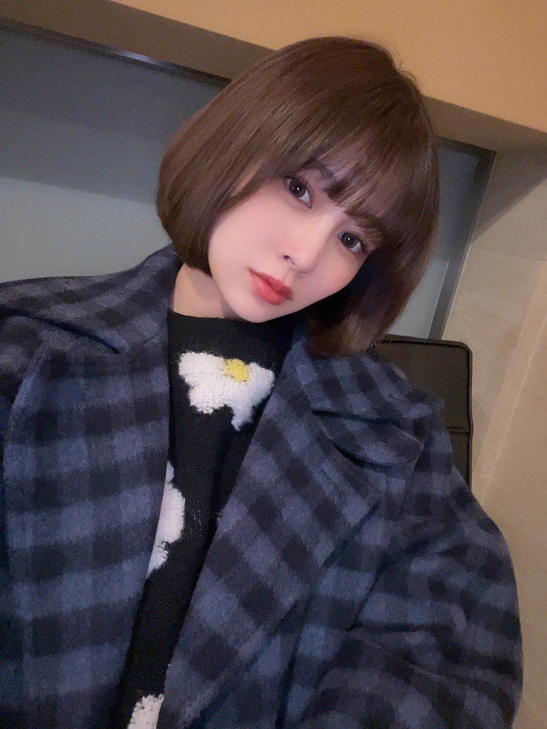 月2しかないフルメイクの日だったので自撮りしてみたよ😈最近顔がシュッとなりました！ https://t.co/rgdR4caF7j