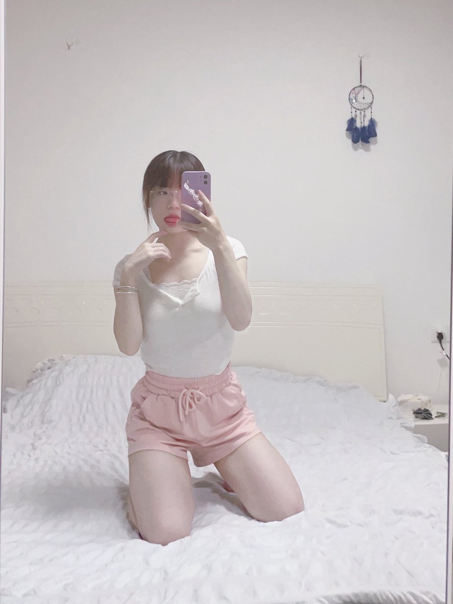 我办事十拿九稳。为什么？少你一吻。
#萝莉 #反差 #学生妹 #淫荡 https://t.co/gS5THZmm1N