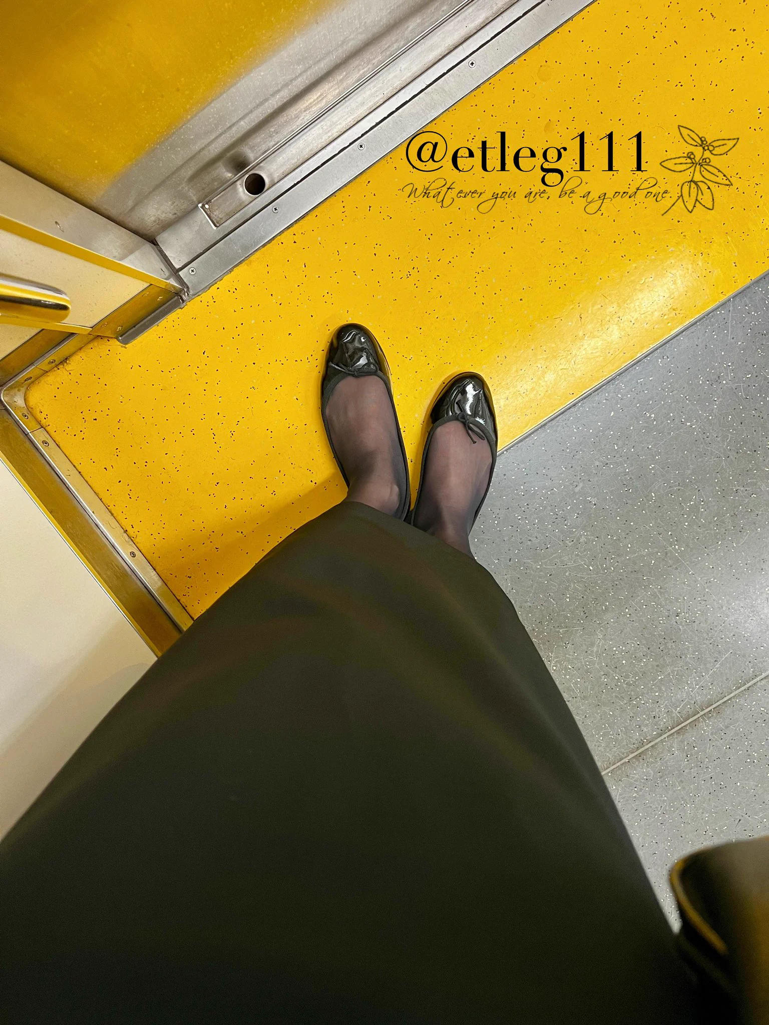 おつかれさまです✨東京メトロ🚇座れました💖 https://t.co/Bm845MOPFt