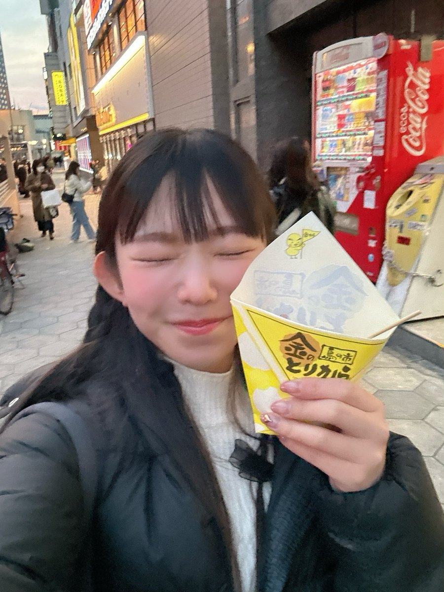 今夜！23:30~24:00🐈
奈良テレビ「いい福みつけ旅」
大阪道頓堀の映えスポットに行ったり韓国の制服を着てプリクラ撮ったりみんな大好きスイーツを食べに行ったり🧁ひたすら楽しいハッピーなロケでした🥰🫶
ロケ終わりに金のとりからも食べたよ(とても好き)🐤笑
なんと長澤3週連続出演！めっちゃ嬉しい😭🫶ぜひ見てね〜！

#奈良テレビ
#いい福みつけ旅
#福盛訓之
#長澤茉里奈