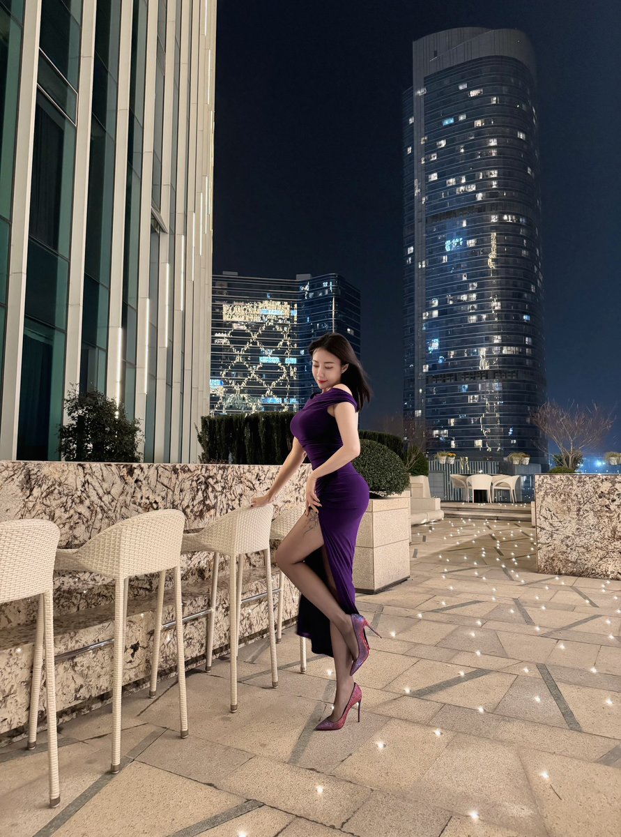 没有一朵花，从一开始就是花。
今天还有一天的外景，又是加油的一天，酒店贴心的送了木梳跟玩偶，可爱☺️ https://t.co/7i9FyPtEJu