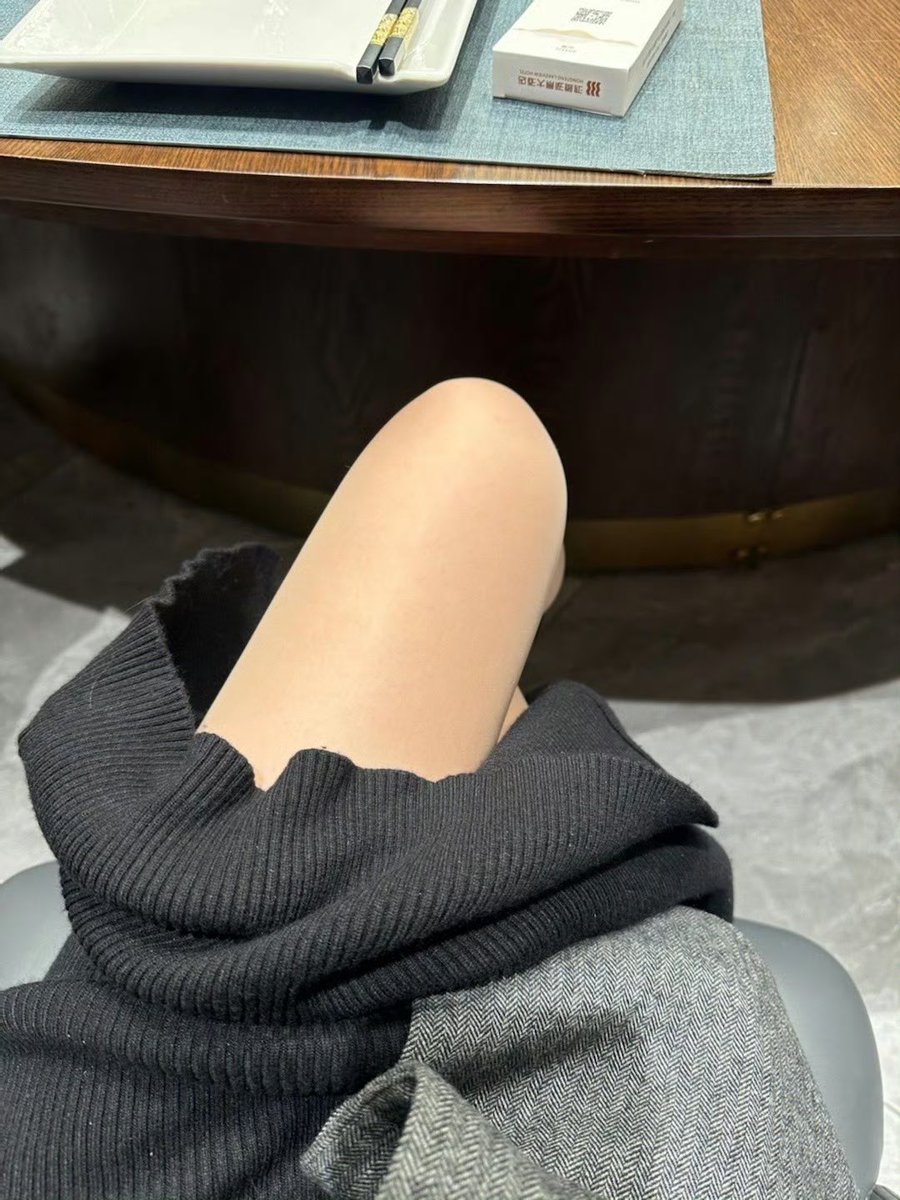 平平常常的丝袜，其实是这样。 https://t.co/NAlYFGS3Md