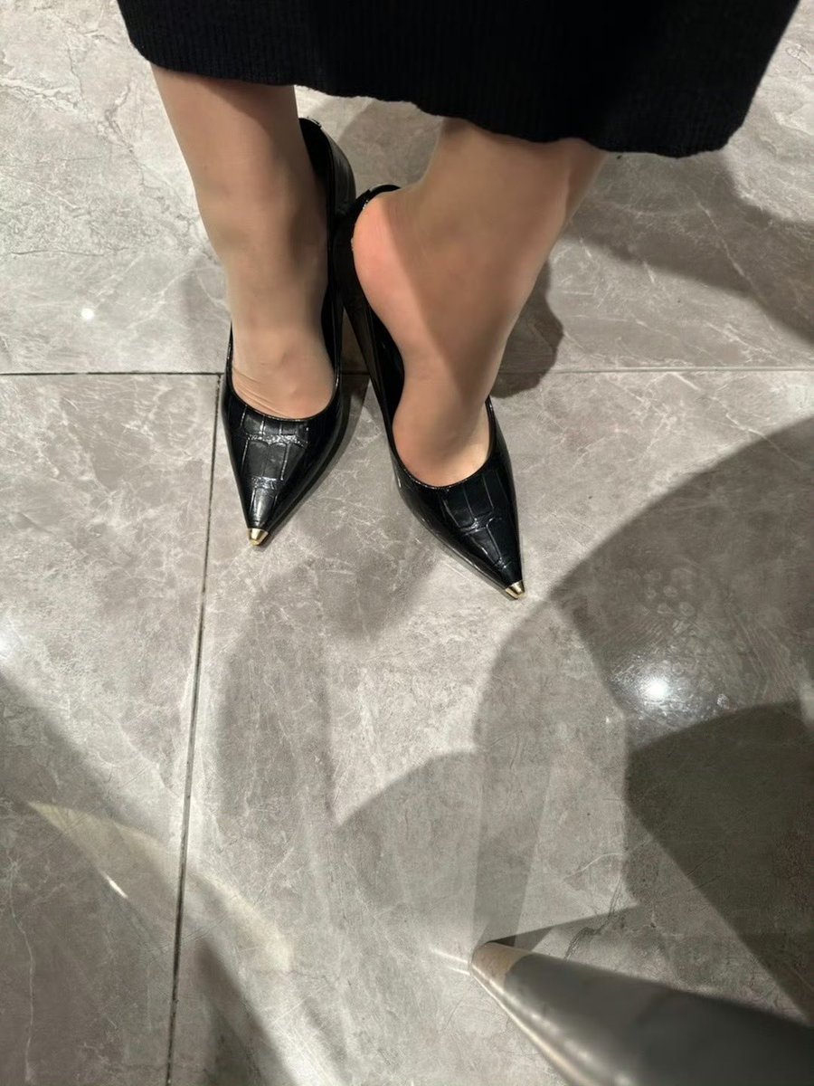 平平常常的丝袜，其实是这样。 https://t.co/NAlYFGS3Md