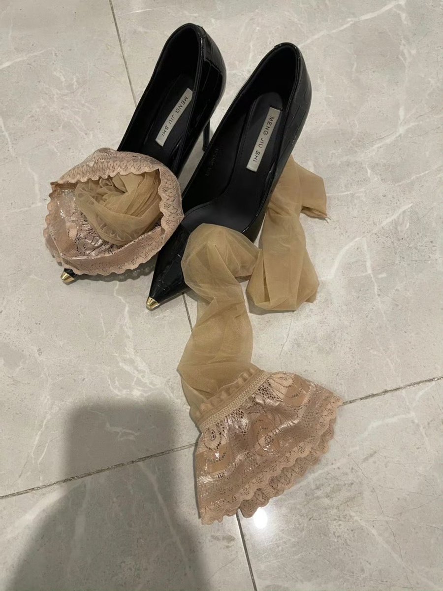 平平常常的丝袜，其实是这样。 https://t.co/NAlYFGS3Md