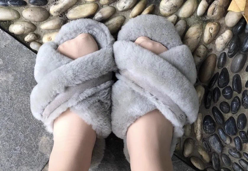 0571地区，同好投稿，找人保养大学生女友的丝袜和毛拖鞋，女友大汗脚，丝袜特别酸臭，同好要求必须返图，同城有素质的请私信我获取联系方式！ https://t.co/7NRpfjPKGL