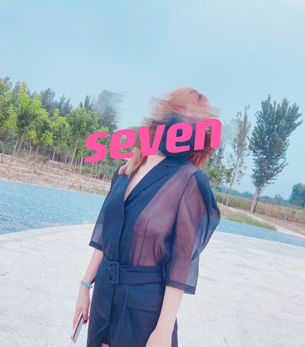 下个月让嫂子跟单男一起穿这个去ktv，我们三个进去会不会被服务生盯门缝？
入圈久了阀值越来越高，还是要玩点刺激的。 https://t.co/kur1WrgDoY