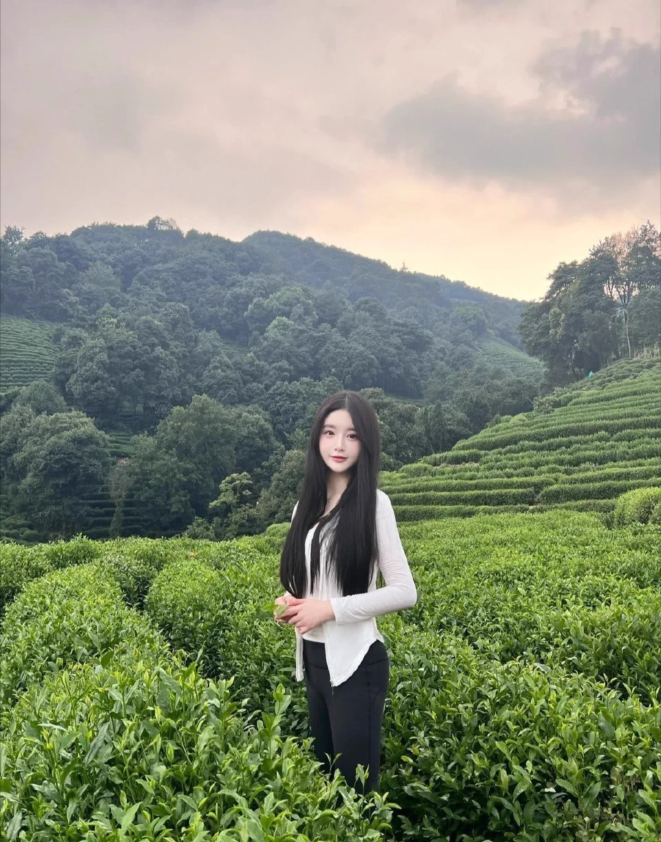 空山新雨后，天气晚来秋。 https://t.co/bNvqbpREQg