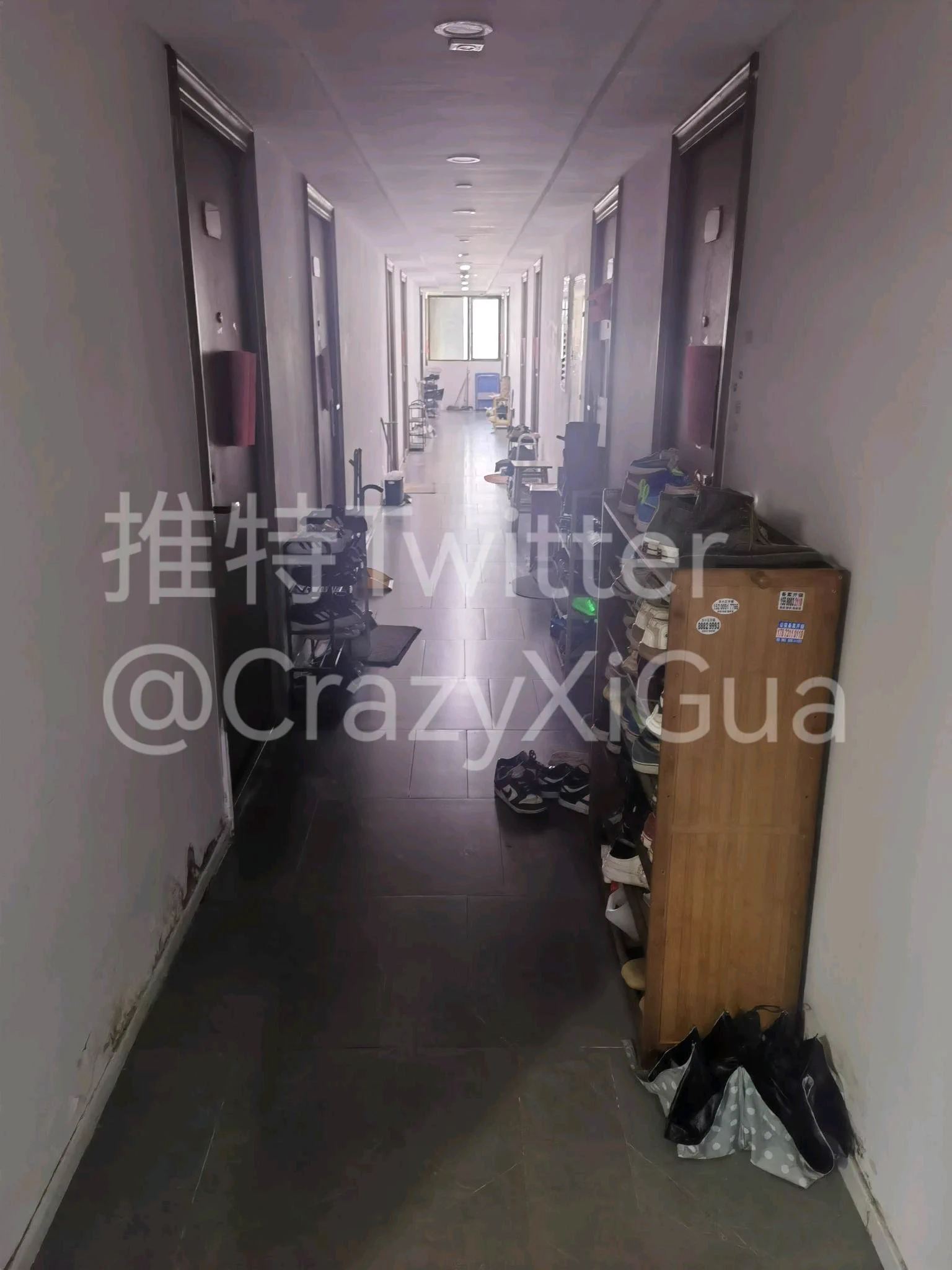 鉴于最近私信的推友很多，计划开启有偿的一对一教学模式，关于各种扫楼的经验技巧、点位寻找、规避摄像头，各种更衣室、会展探秘的技巧、获取丝袜方法及注意事项。所谓教学，并不是直接甩给你份统一“教程”，而是以十年扫楼探秘玩家的经验，根据你的基本情况，进行详尽的解答，感兴趣的推友可以私信。 https://t.co/dDqtaBVku1