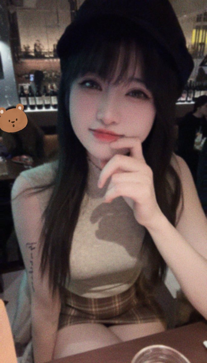 【好好吃饭…不要盯着我看啦☺️】 https://t.co/Vc4bSxbMEC