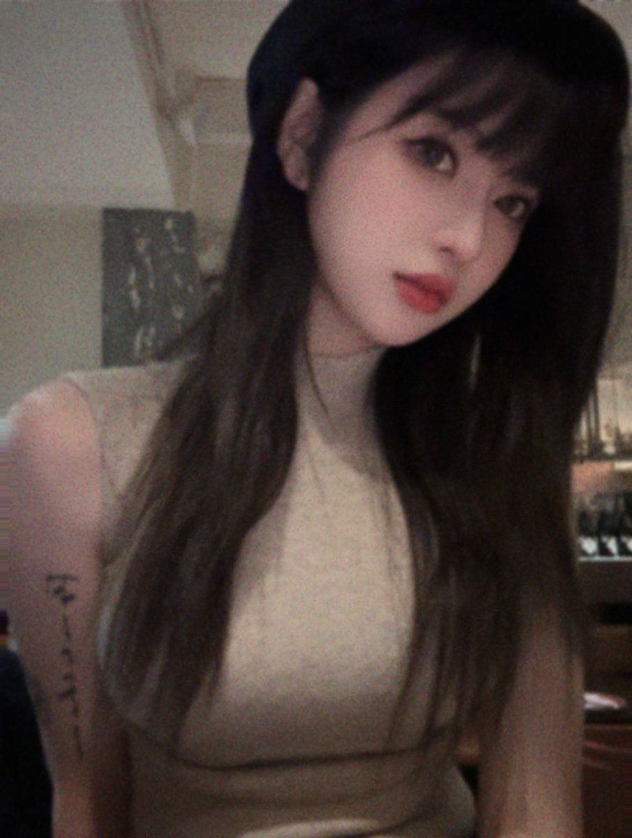 【好好吃饭…不要盯着我看啦☺️】 https://t.co/Vc4bSxbMEC