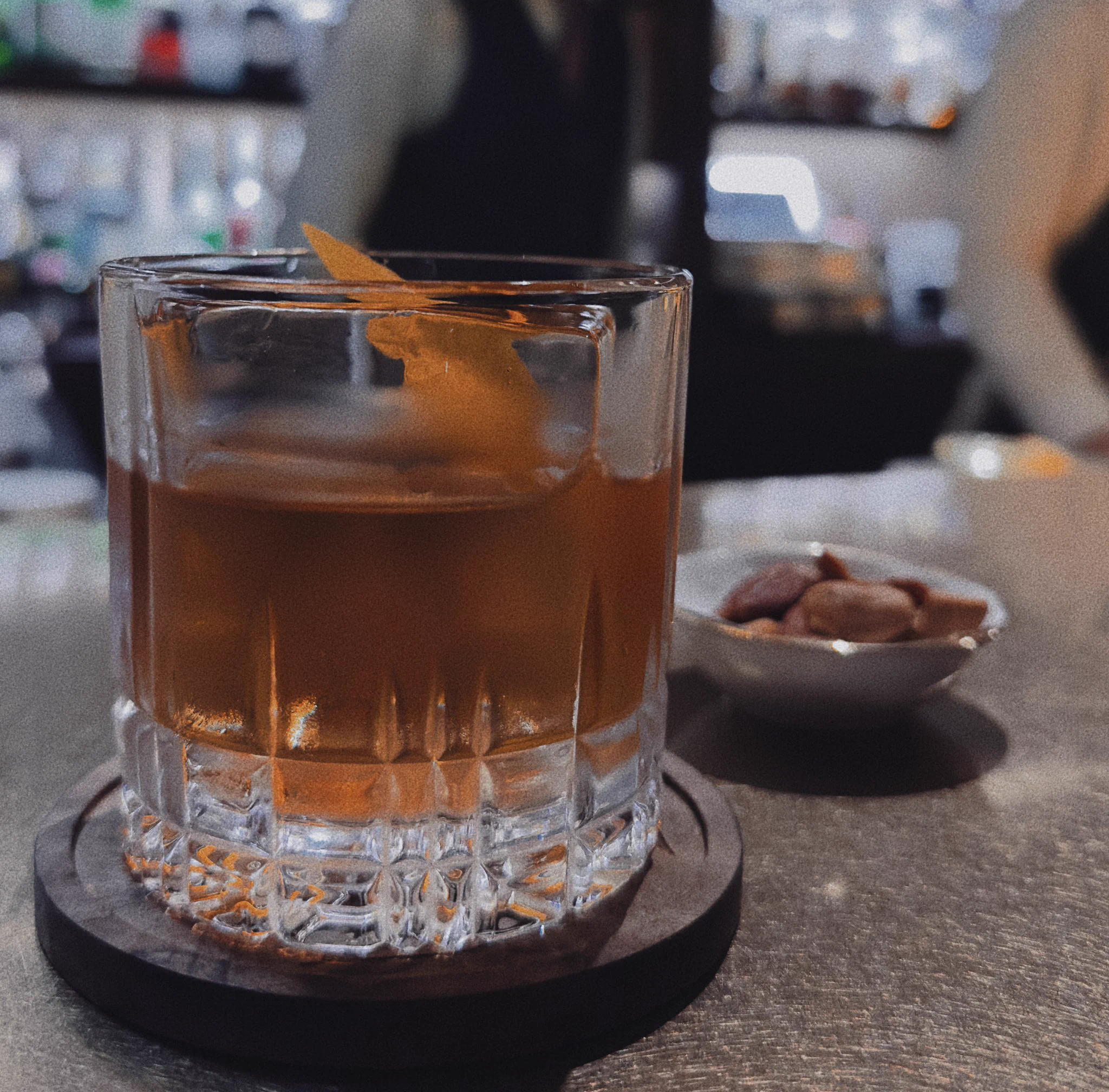 喝六瓶以上的酒產生的多巴胺比你給的戀愛感更多٩( ๏ ๏)۶ #台中 #喝酒 #酒精夜 https://t.co/pP33ry8Ycl