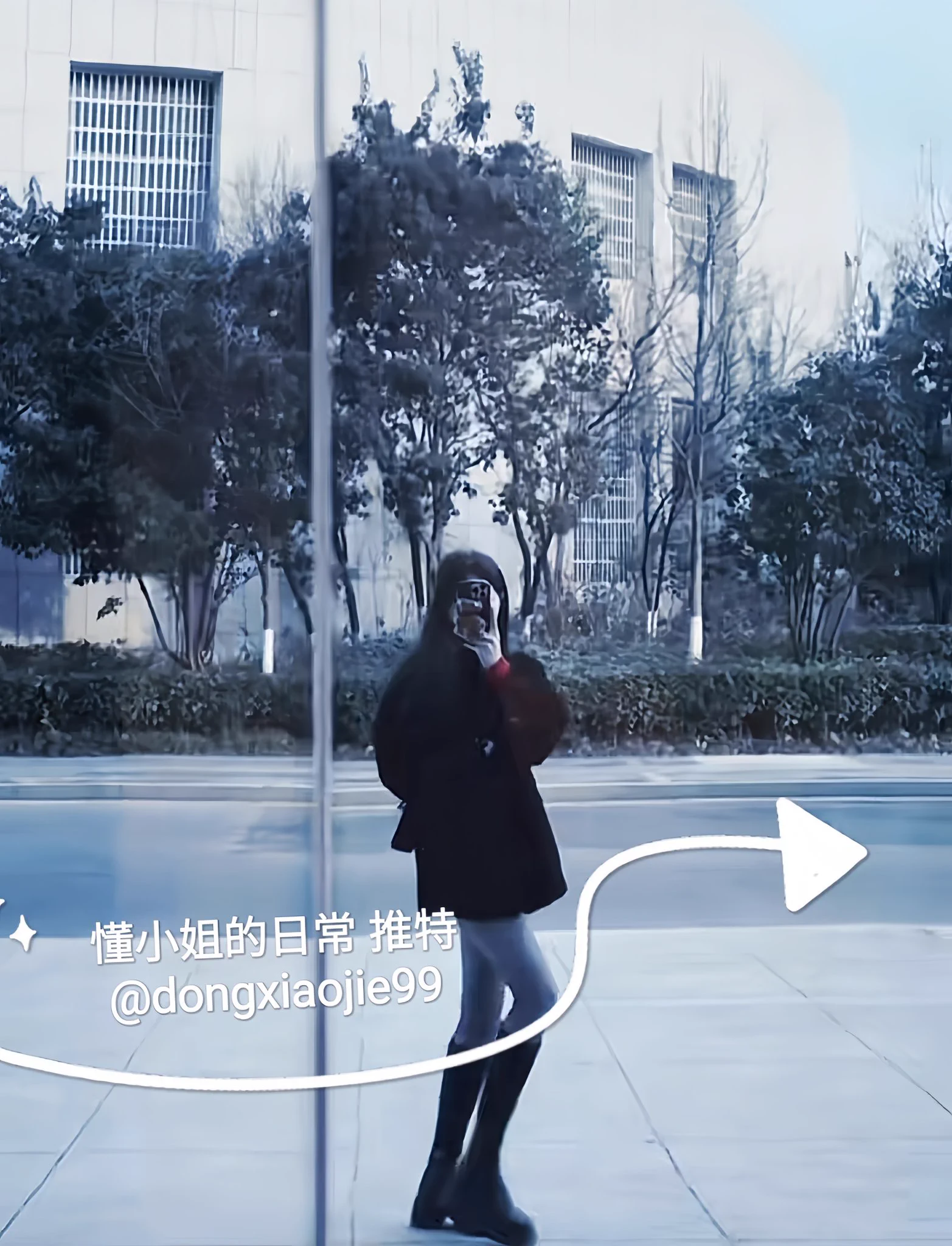 上班已经迟到了那就慢悠悠的走吧，一个月万把块你玩什么命啊！ https://t.co/bXqlZ5xKm4
