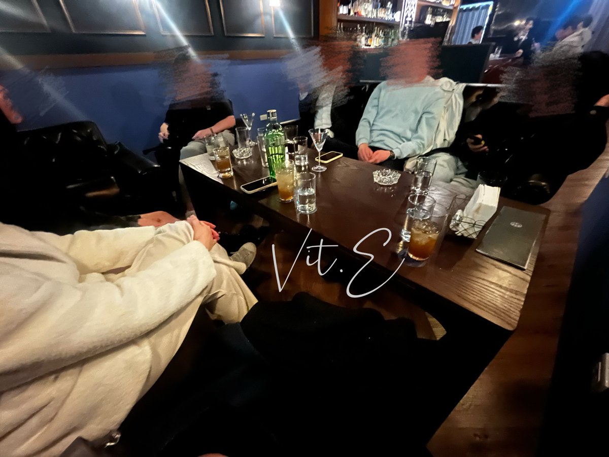 記錄一下昨天
有史以來最成功的臨時揪團✨

凌晨十二點多發文湊到九個人⸜(* ॑꒳ ॑* )⸝
一路喝到三點🍻

到底為什麼週一晚上那麼好揪啦🤣🤣 https://t.co/v1JKGr8nlw