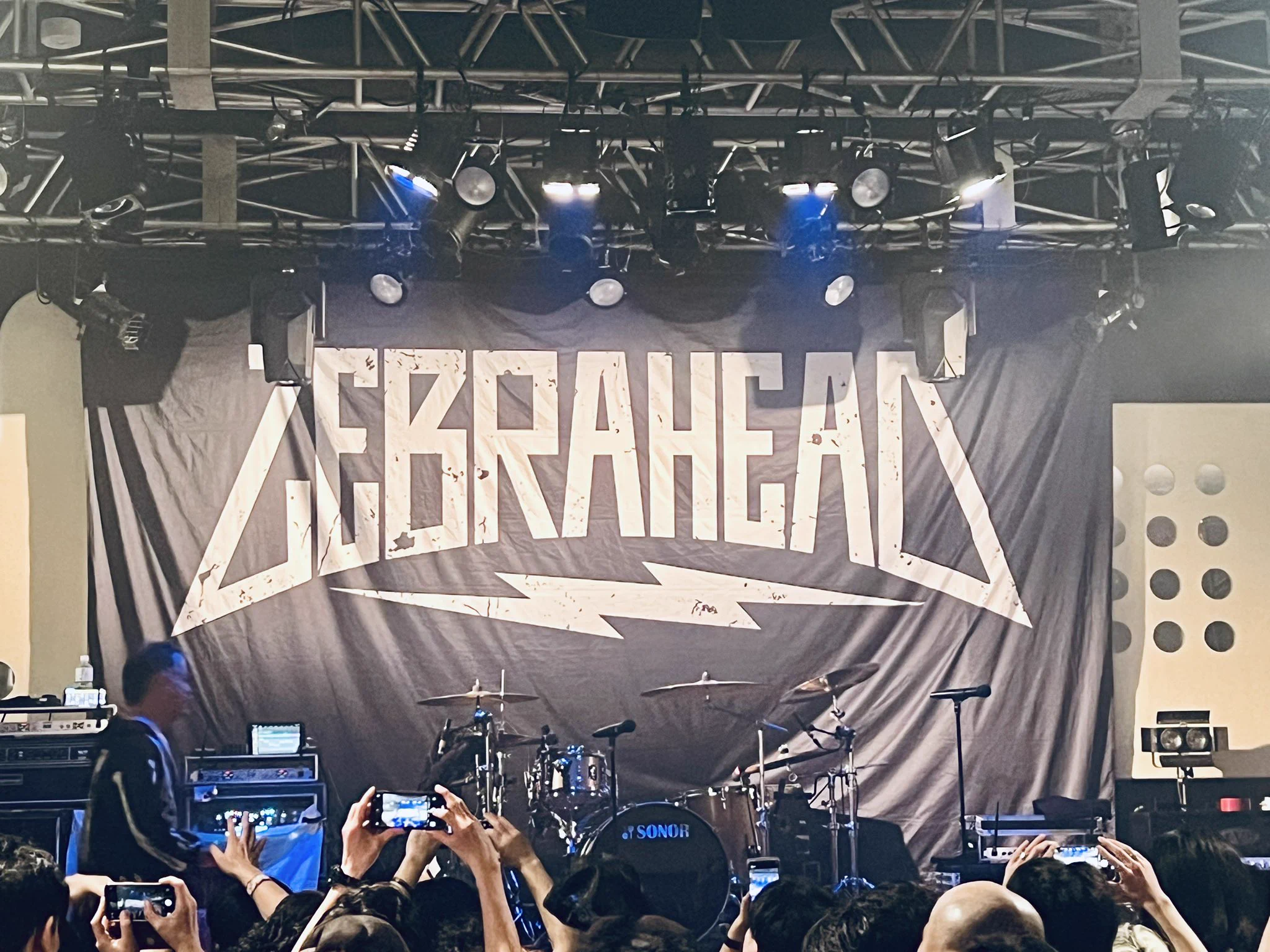 本当に最高のライブでした🤟⚡️日本に来てくれてありがとう🦓💛#zebrahead https://t.co/NS04CzsapM