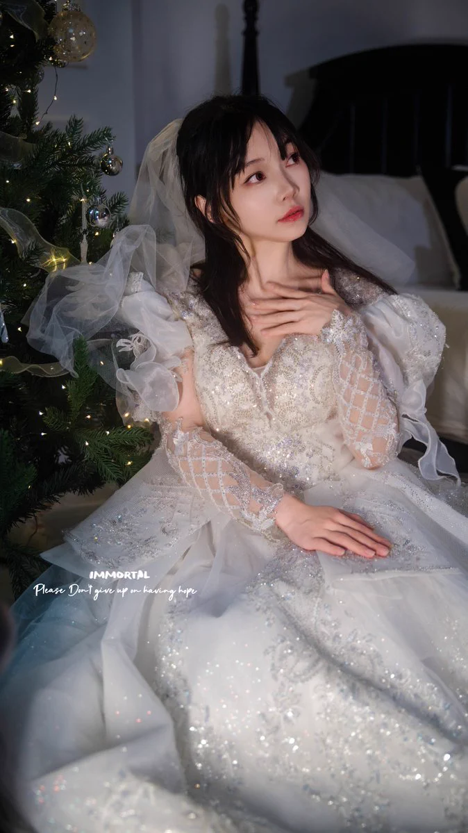 她是灼烧不尽的蝶 👸: @bingtangyuanzi📷: @Immortal_047 投稿：@Fengsiyuan@tbzt2024@wqganenshi_@AnoAno021 https://t.co/qv3LWFQ2uv