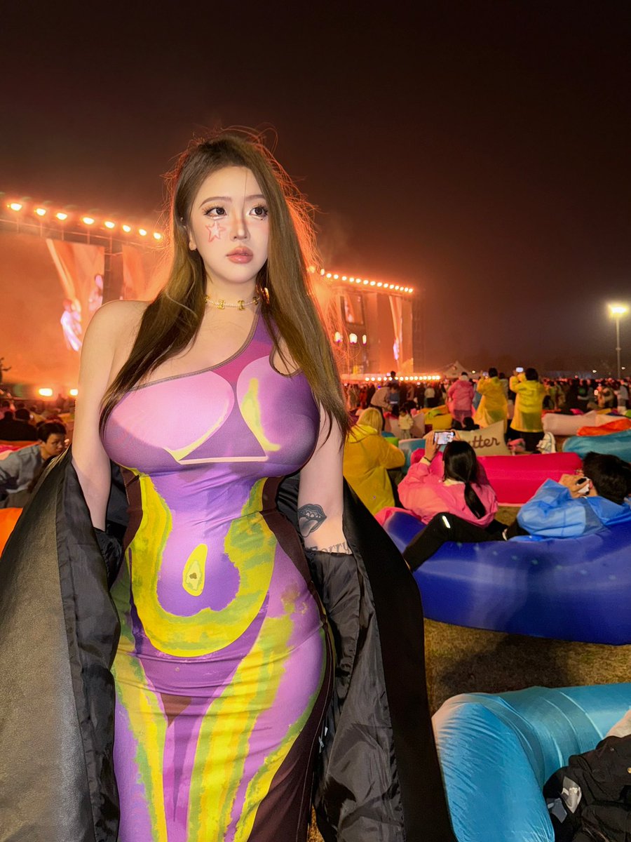 去看音乐节咯 https://t.co/Q8sWFXub5A