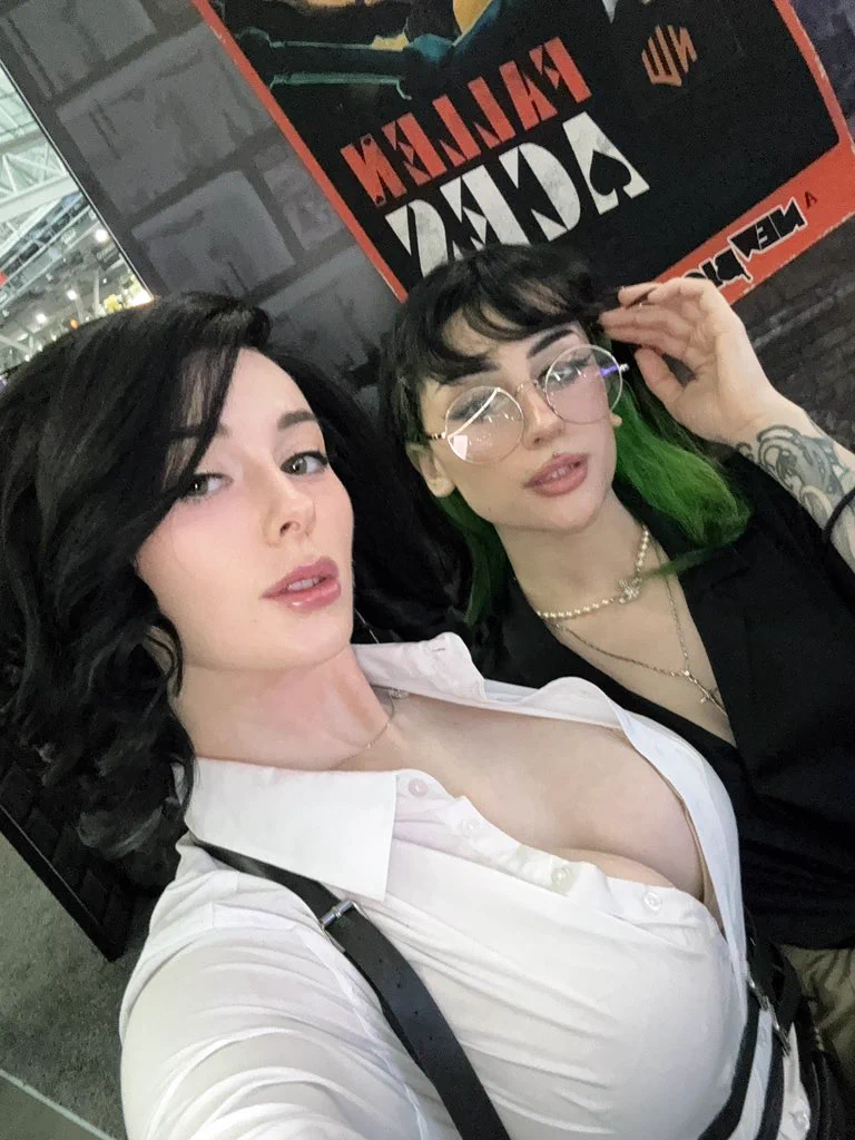 Live now w/ @lilbatzz and @NewBlood at PAX East! (:

https://t.co/HvzW4pzI9L https://t.co/4v096qKiUn